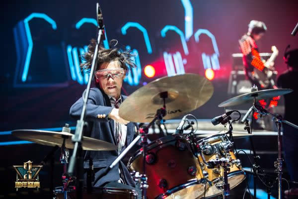 LOLȫ��Ʒ�ơ�Hi �������ǡ��Ƴ� �й�3֧�ӳ���S4�ܾ���