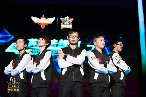 LOLȫ��Ʒ�ơ�Hi �������ǡ��Ƴ� �й�3֧�ӳ���S4�ܾ���