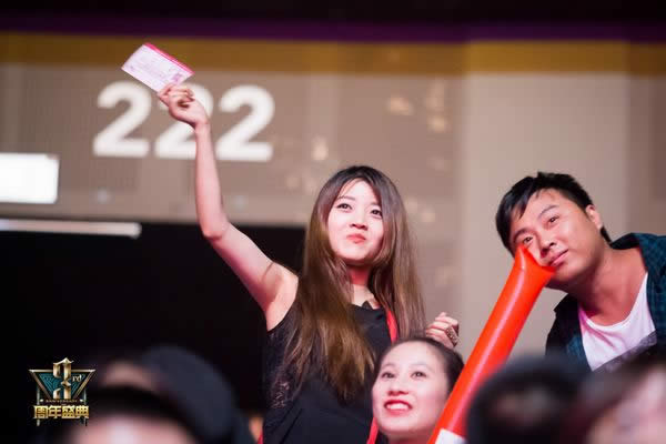 LOLȫ��Ʒ�ơ�Hi �������ǡ��Ƴ� �й�3֧�ӳ���S4�ܾ���